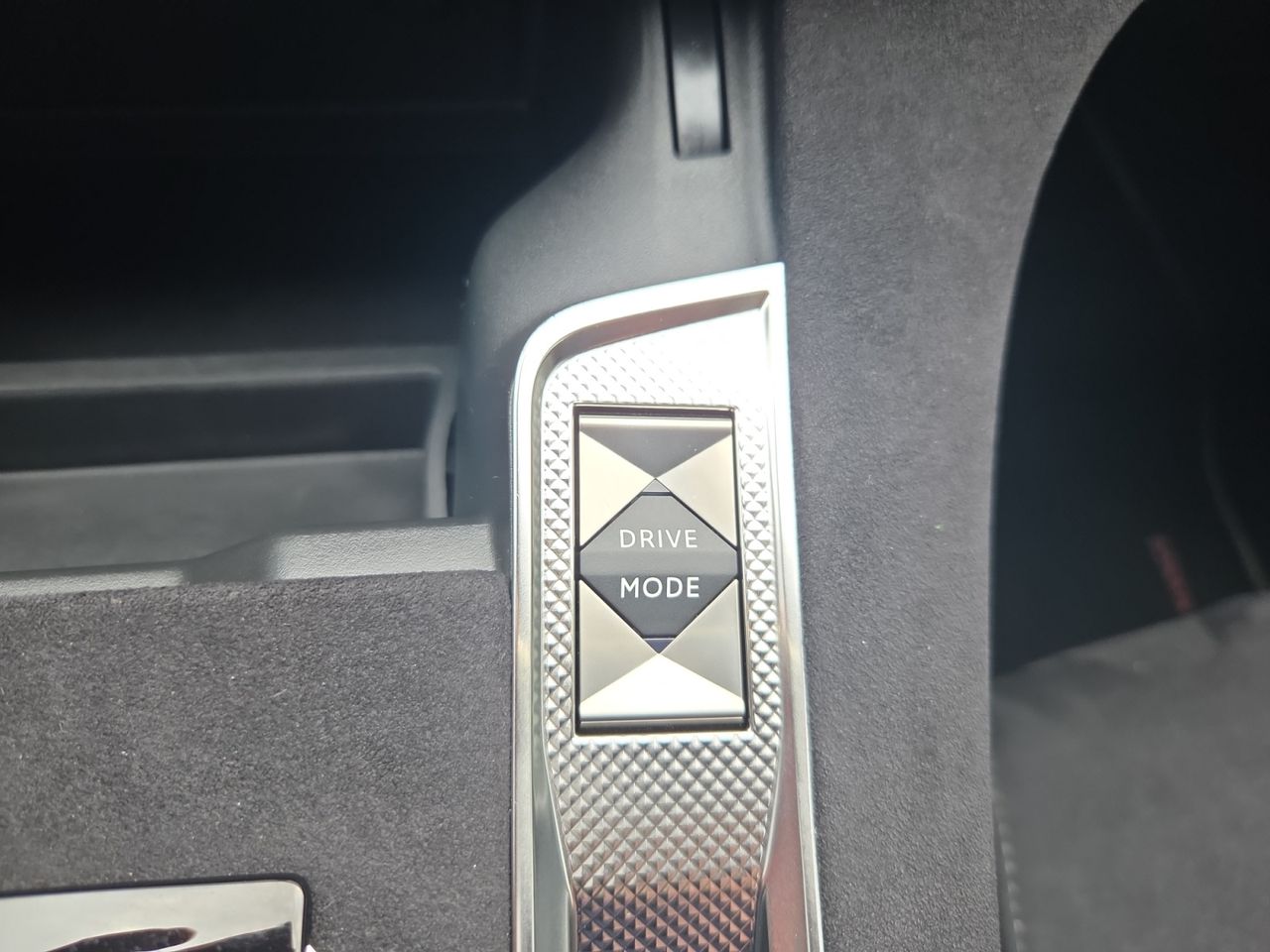 DS DS 7 E TENSE 4X4 300 PERFORMANCE LINE + - Foto 2