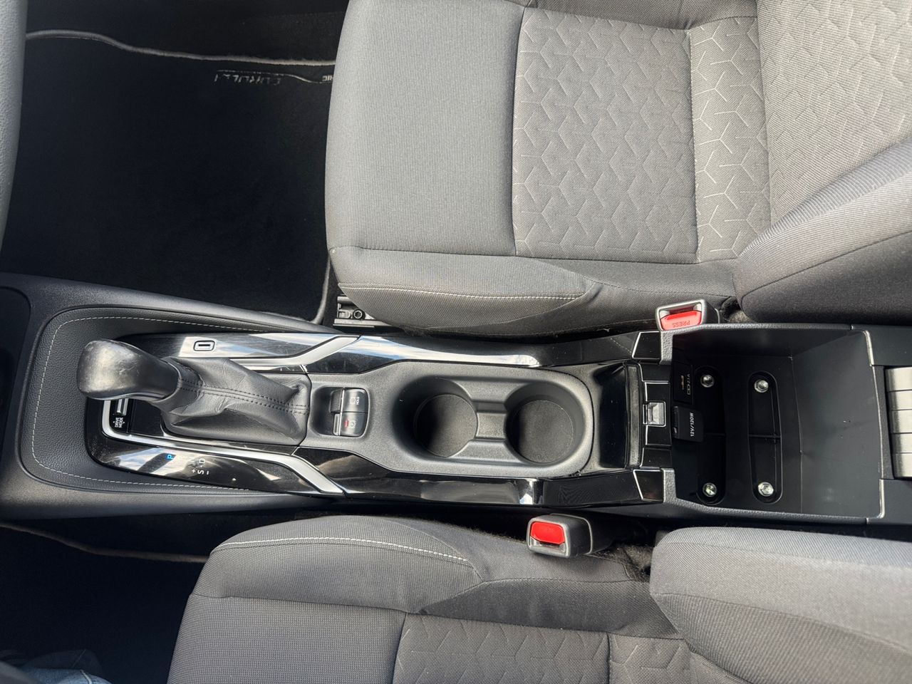 Toyota Corolla 2.0 180 H STYLE ECVT TOURING SPORT - Foto 2