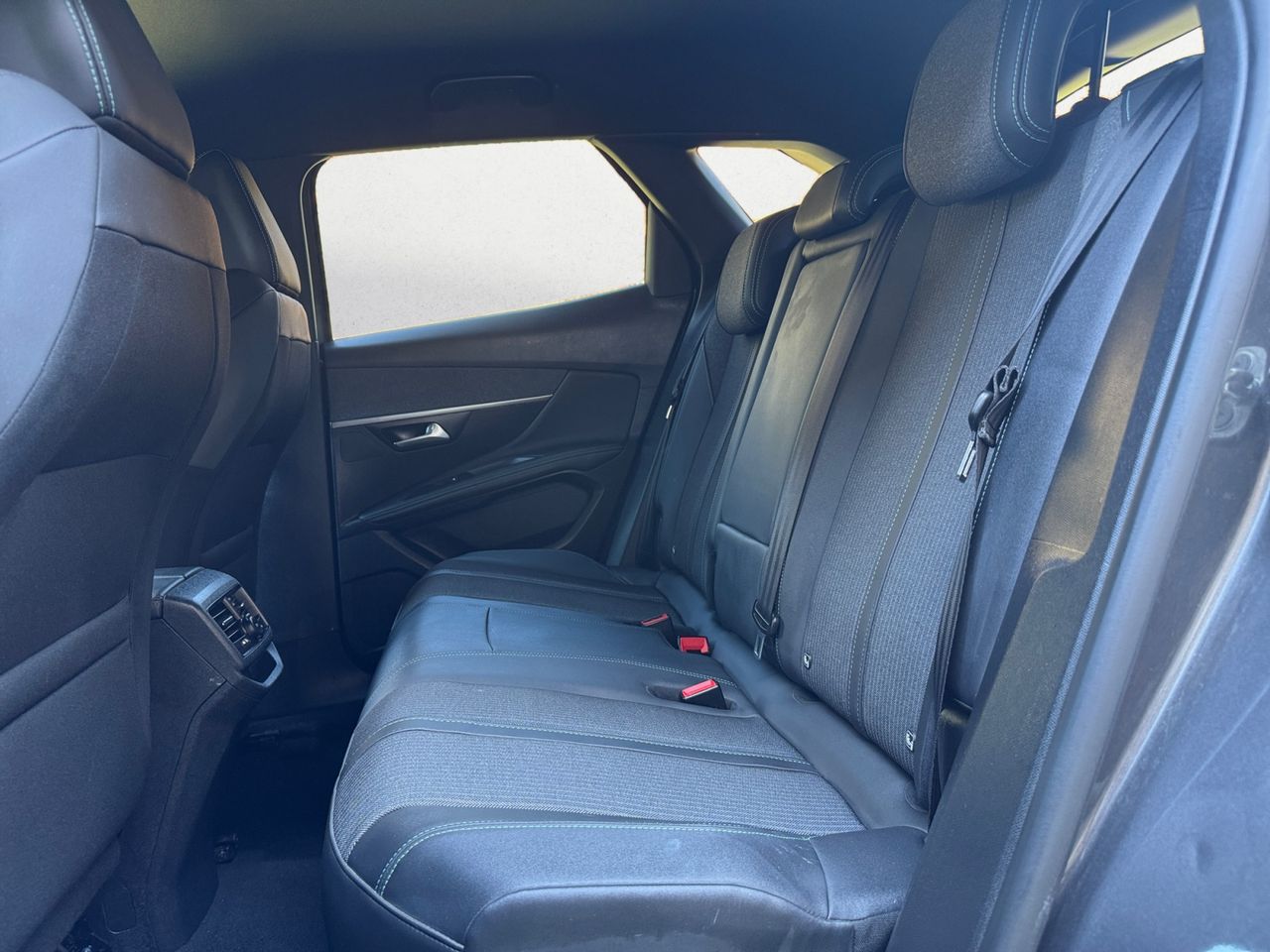 Peugeot 3008 Hybrid ALLURE PACK PLUG IN HYBRID 225 e EAT8 - Foto 2