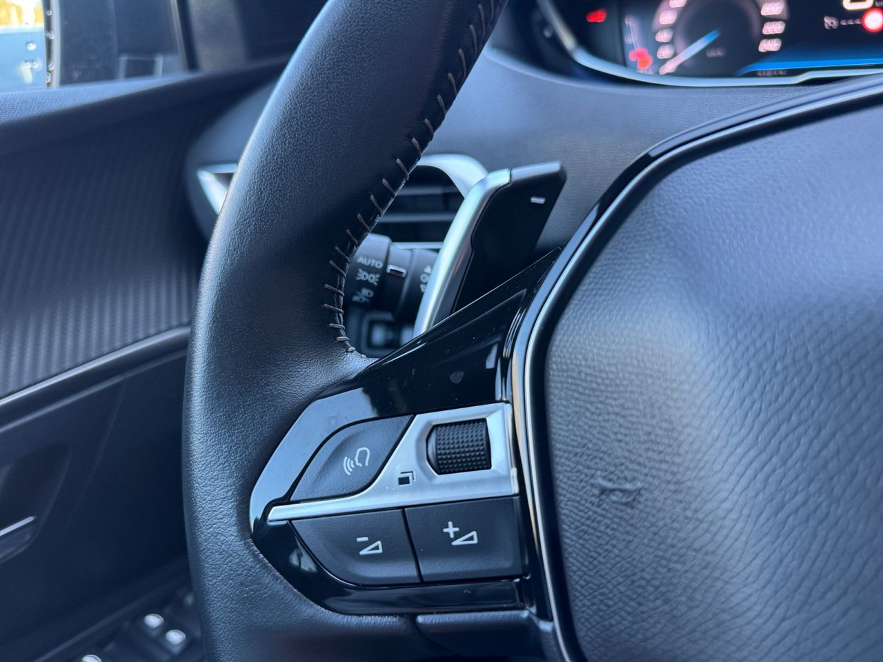 Peugeot 3008 Hybrid ALLURE PACK HYBRID 136 e DCS6 - Foto 2