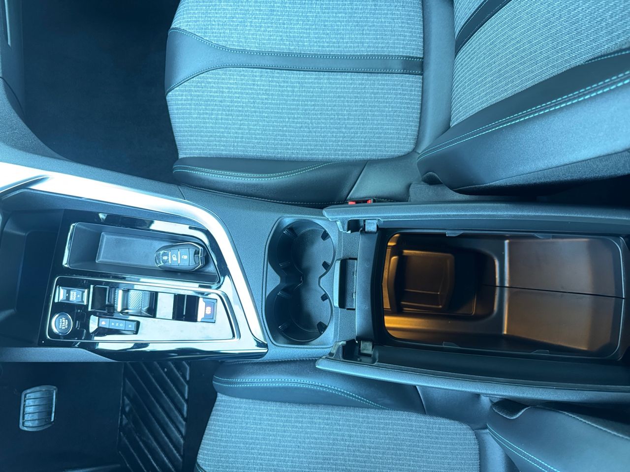 Peugeot 3008 Hybrid ALLURE PACK PLUG IN HYBRID 225 e EAT8 - Foto 2