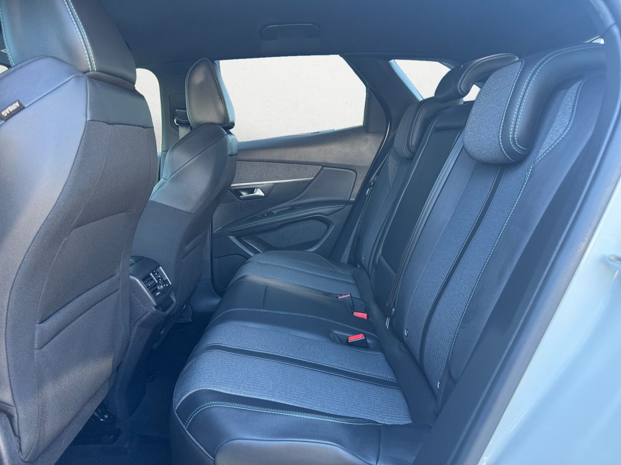 Peugeot 3008 Hybrid ALLURE PACK PLUG IN HYBRID 225 e EAT8 - Foto 2