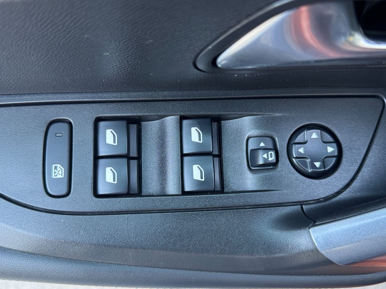 Peugeot 2008 ALLURE PURE TECH 100 CV - Foto 2