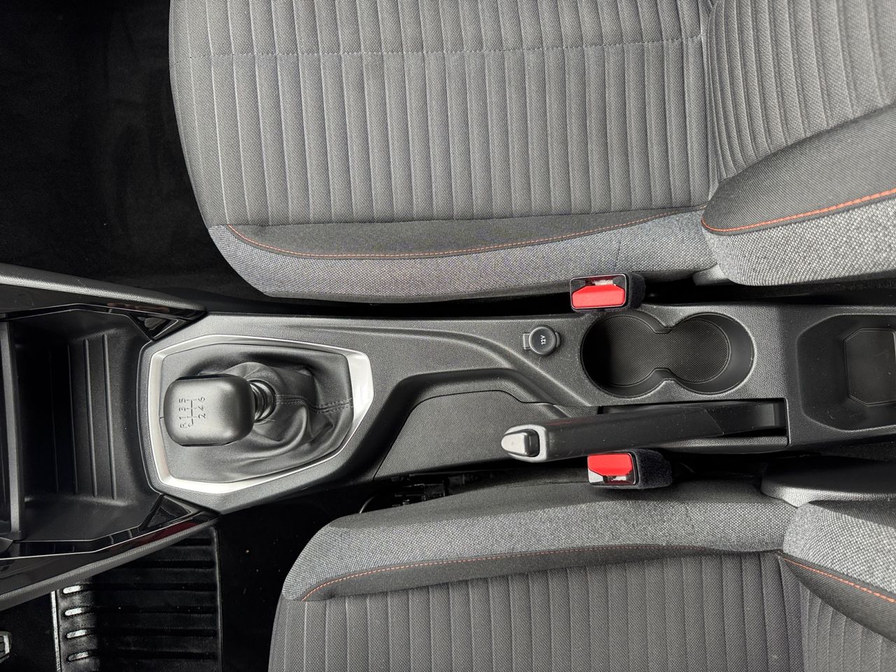 Peugeot 2008 ACTIVE PACK BLUE HDI 110 CV - Foto 2