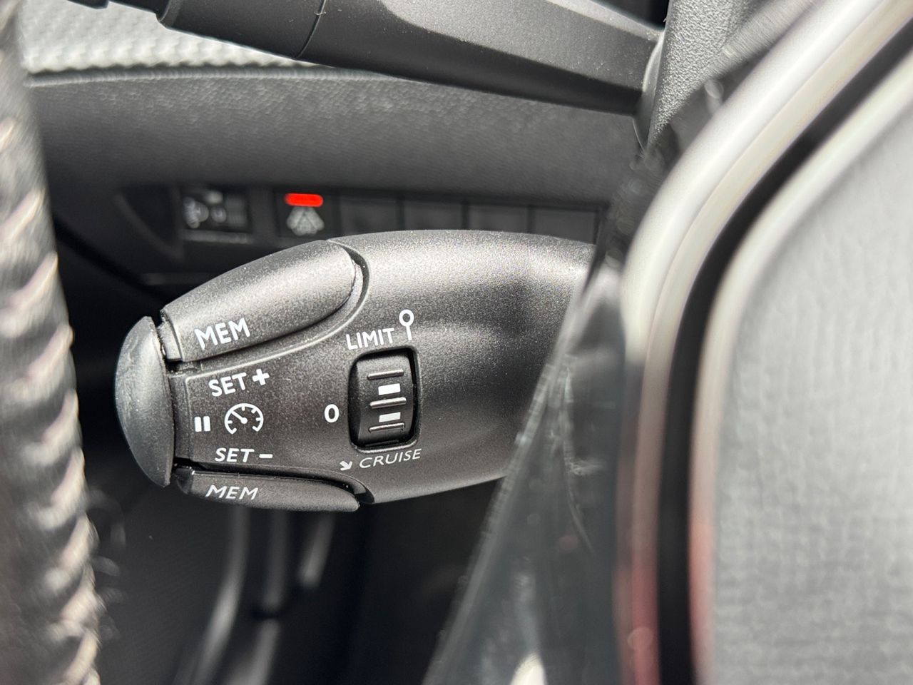 Peugeot 2008 ACTIVE PACK BLUE HDI 110 CV - Foto 2