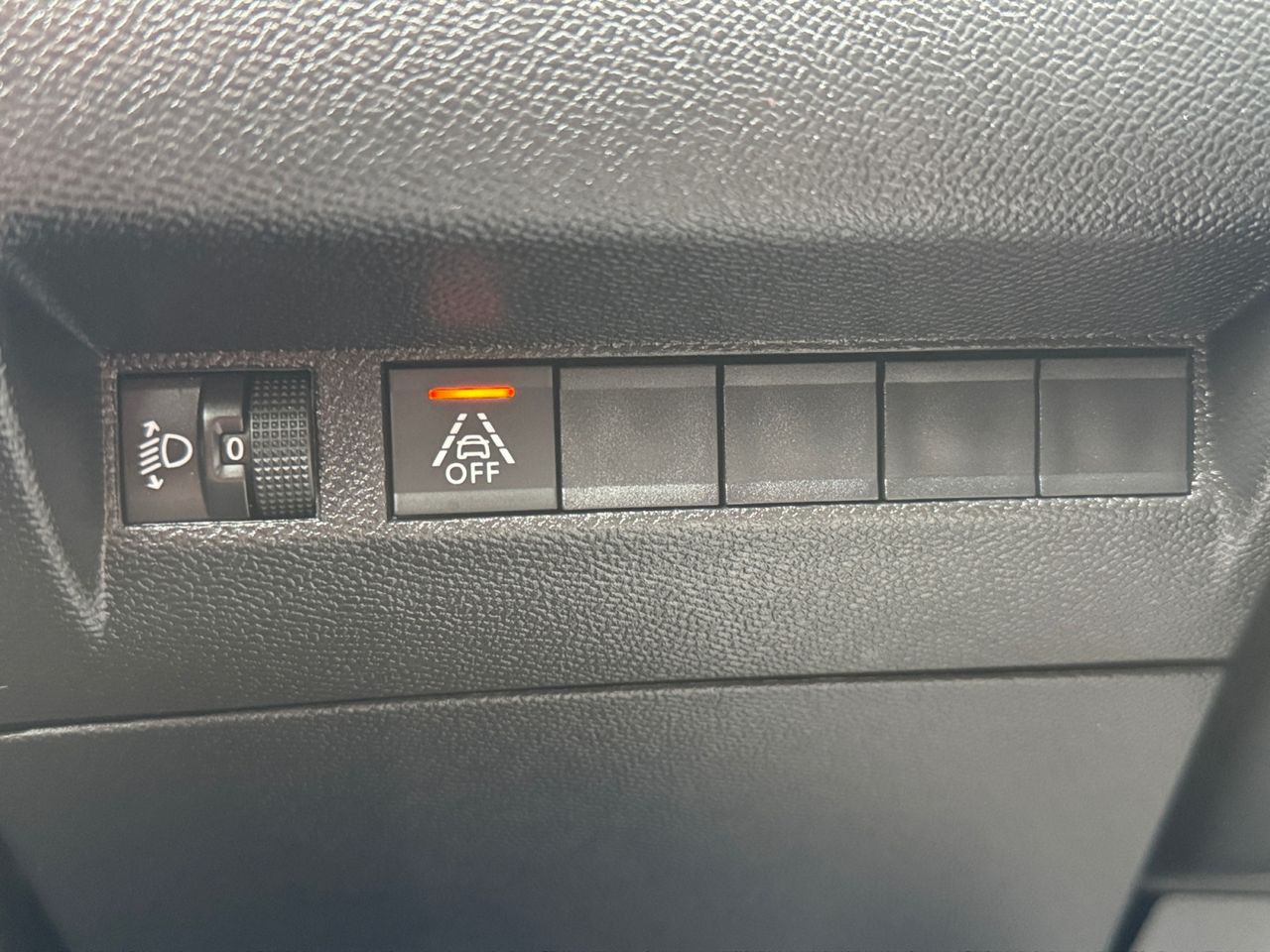 Peugeot 2008 ACTIVE PACK BLUE HDI 110 CV - Foto 2