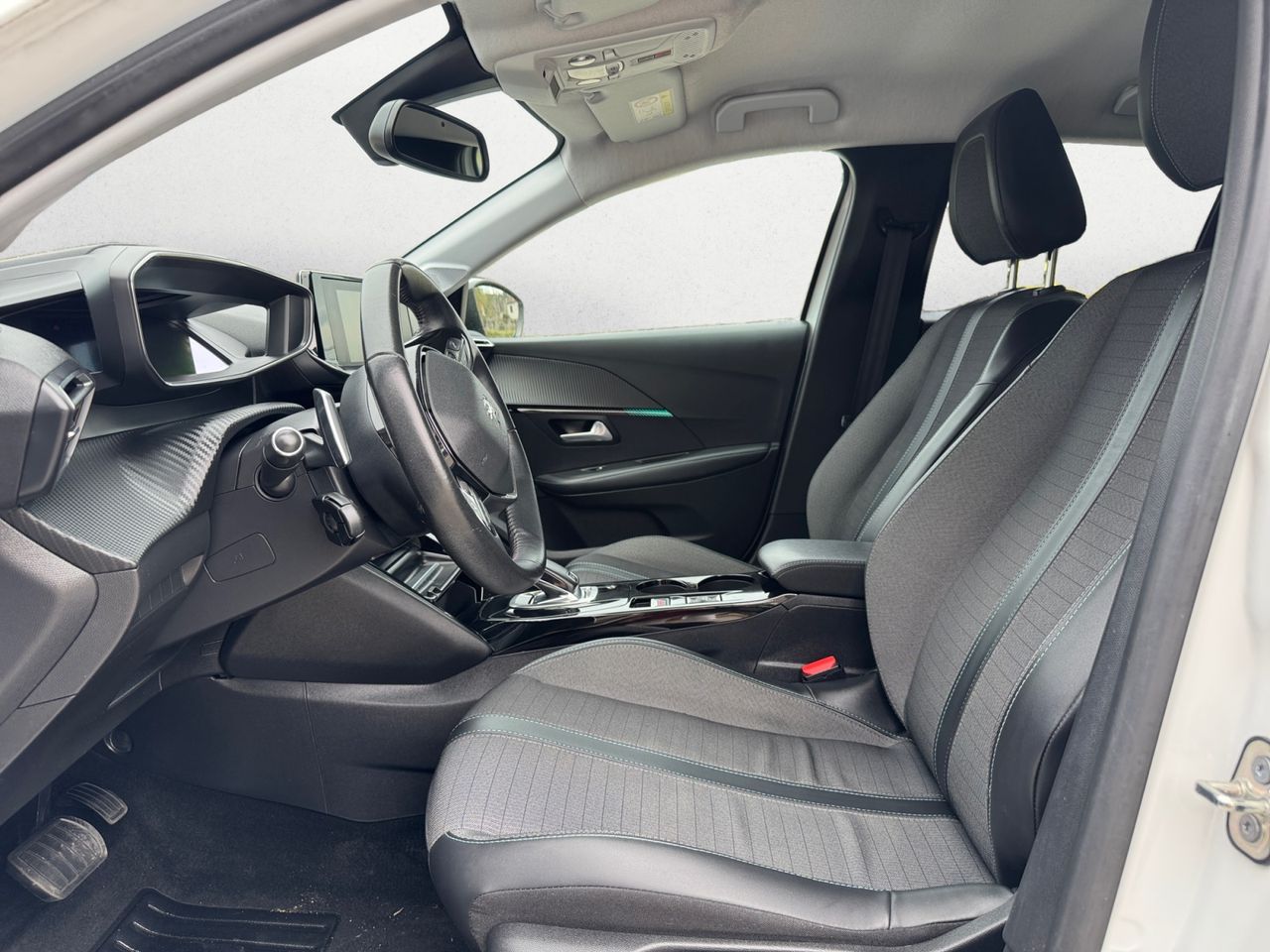 Peugeot 208 ALLURE PACK PURE TECH 100 CV EAT8 - Foto 2