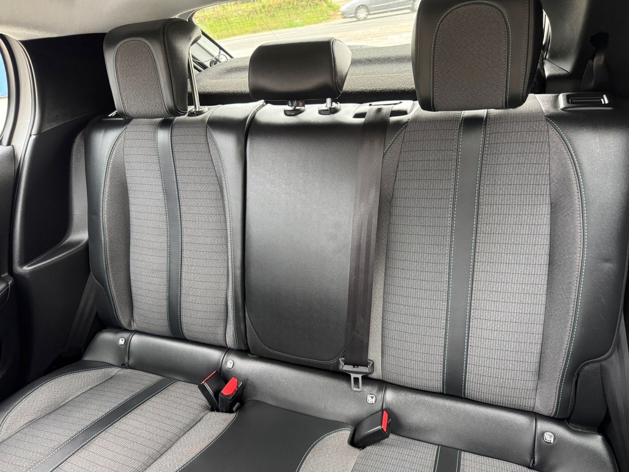 Peugeot 208 ALLURE PACK PURE TECH 100 CV EAT8 - Foto 2