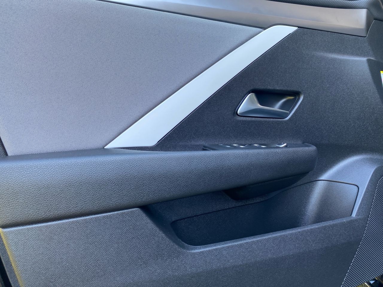 Opel Astra EDITION 1.2T XHT MT6 S/S 130 HP - Foto 2