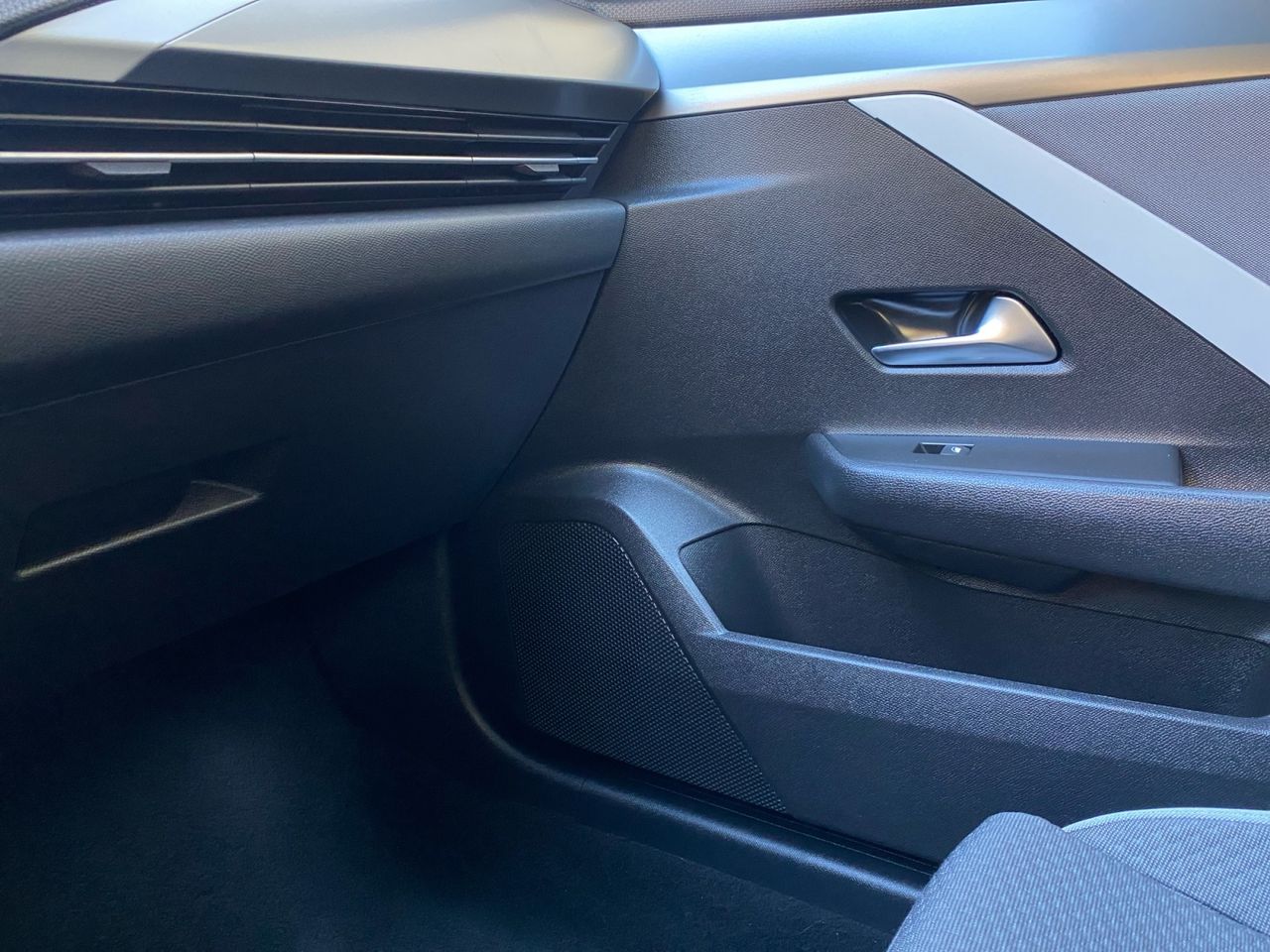 Opel Astra EDITION 1.2T XHT MT6 S/S 130 HP - Foto 2