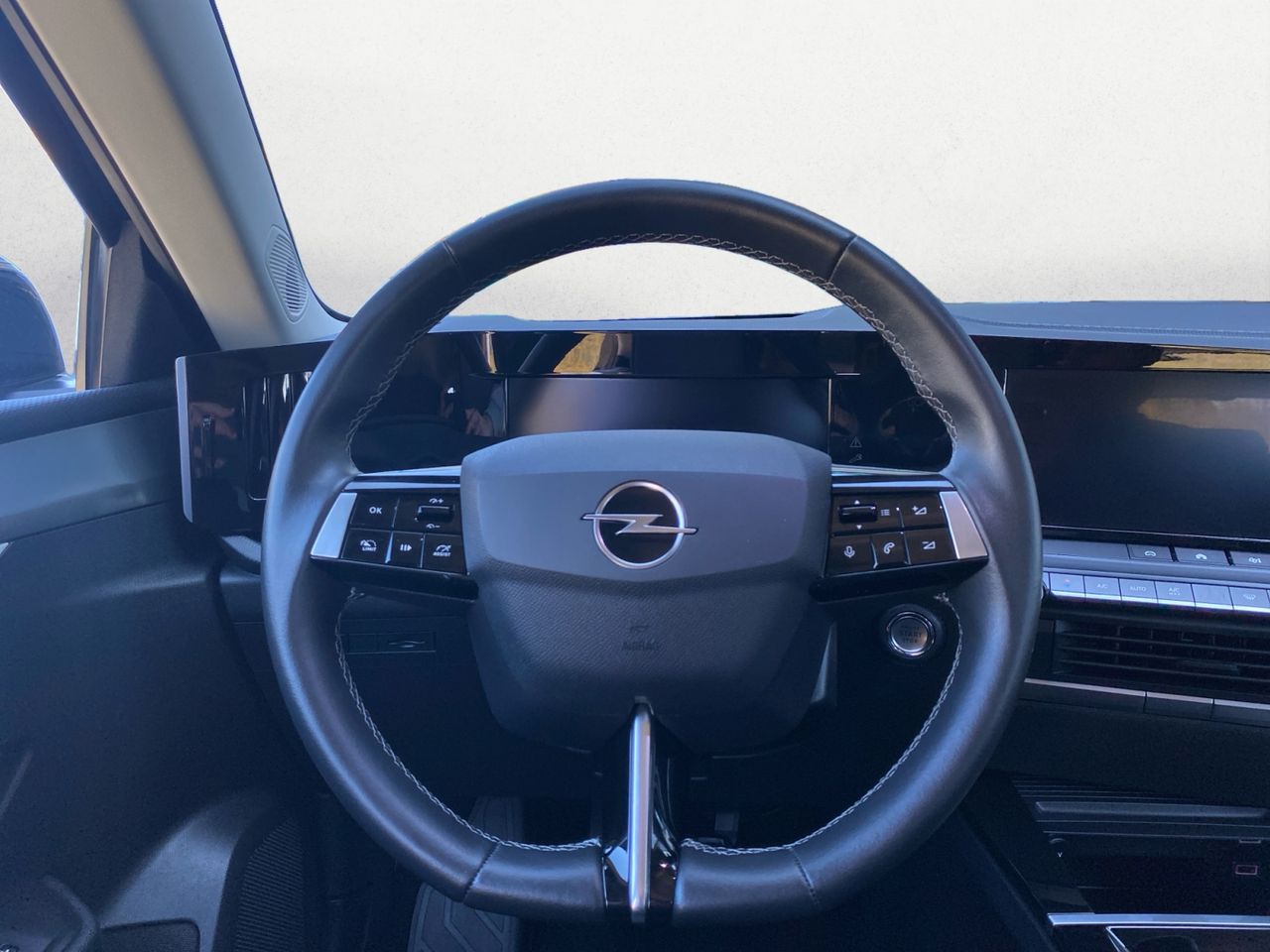 Opel Astra EDITION 1.2T XHT MT6 S/S 130 HP - Foto 2