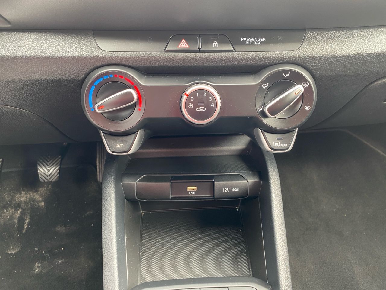 Kia Stonic 1.0 TGDI 74 KW 100 CV MHEV CONCEPT - Foto 2