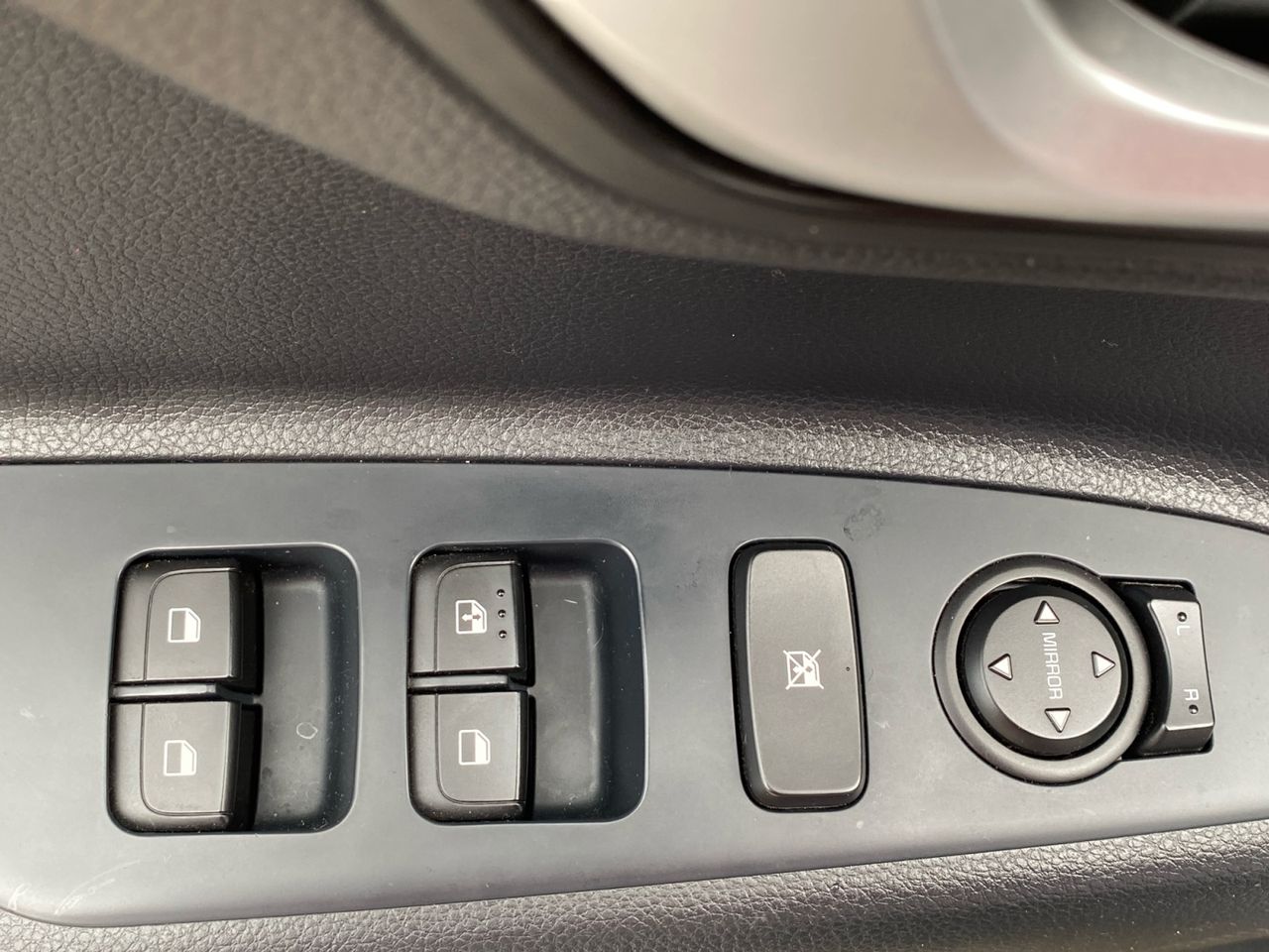 Kia Stonic 1.0 TGDI 74 KW 100 CV MHEV CONCEPT - Foto 2