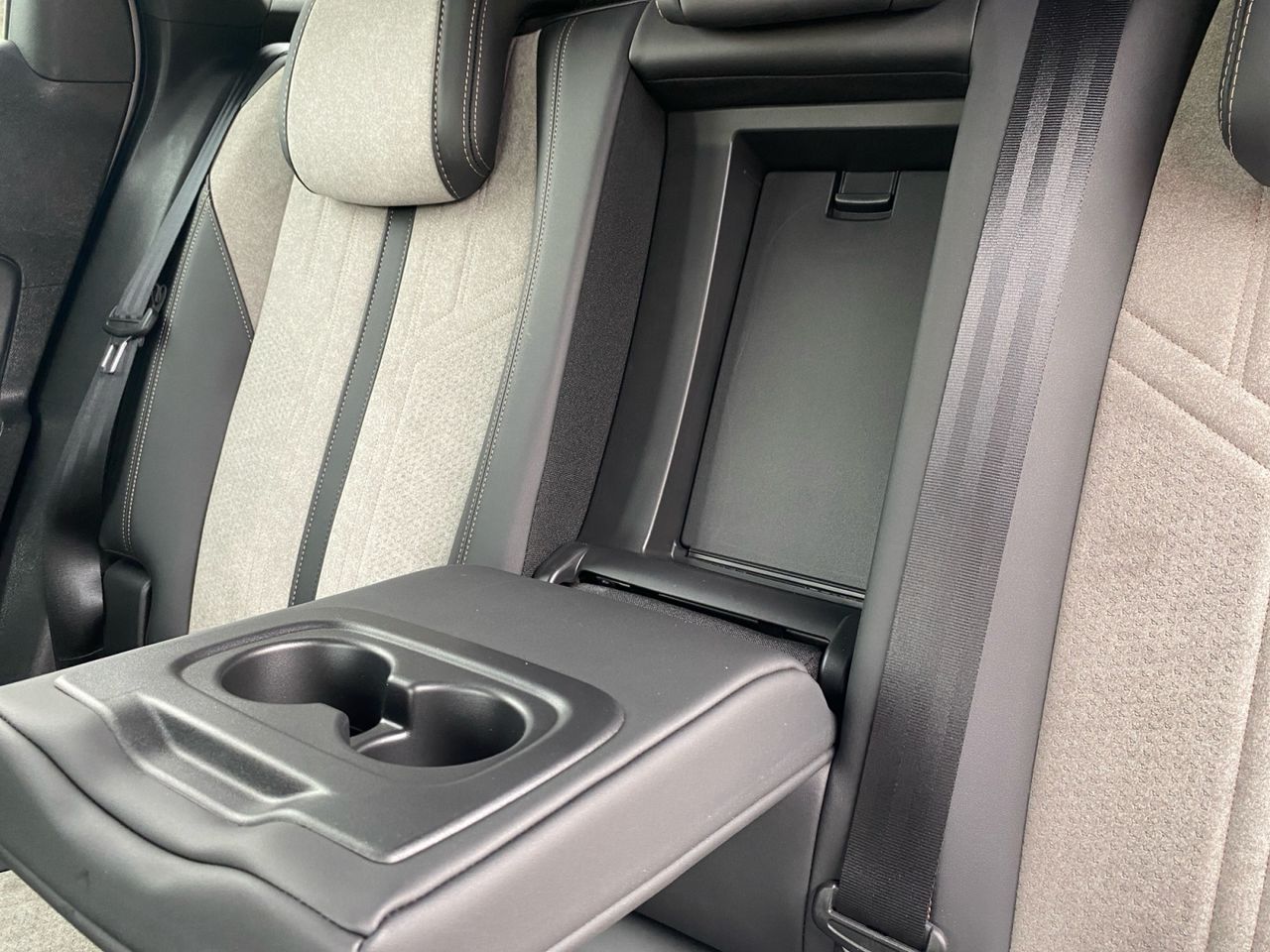 Peugeot 3008 Hybrid GT HYBRID 225 e EAT8 - Foto 2