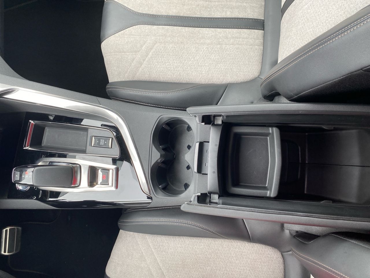 Peugeot 3008 Hybrid GT HYBRID 225 e EAT8 - Foto 2