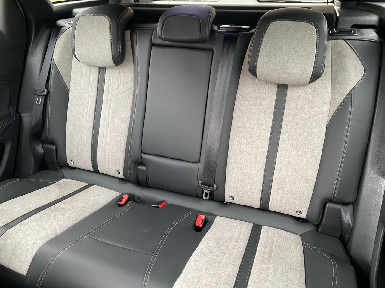 Peugeot 3008 Hybrid GT HYBRID 225 e EAT8 - Foto 2