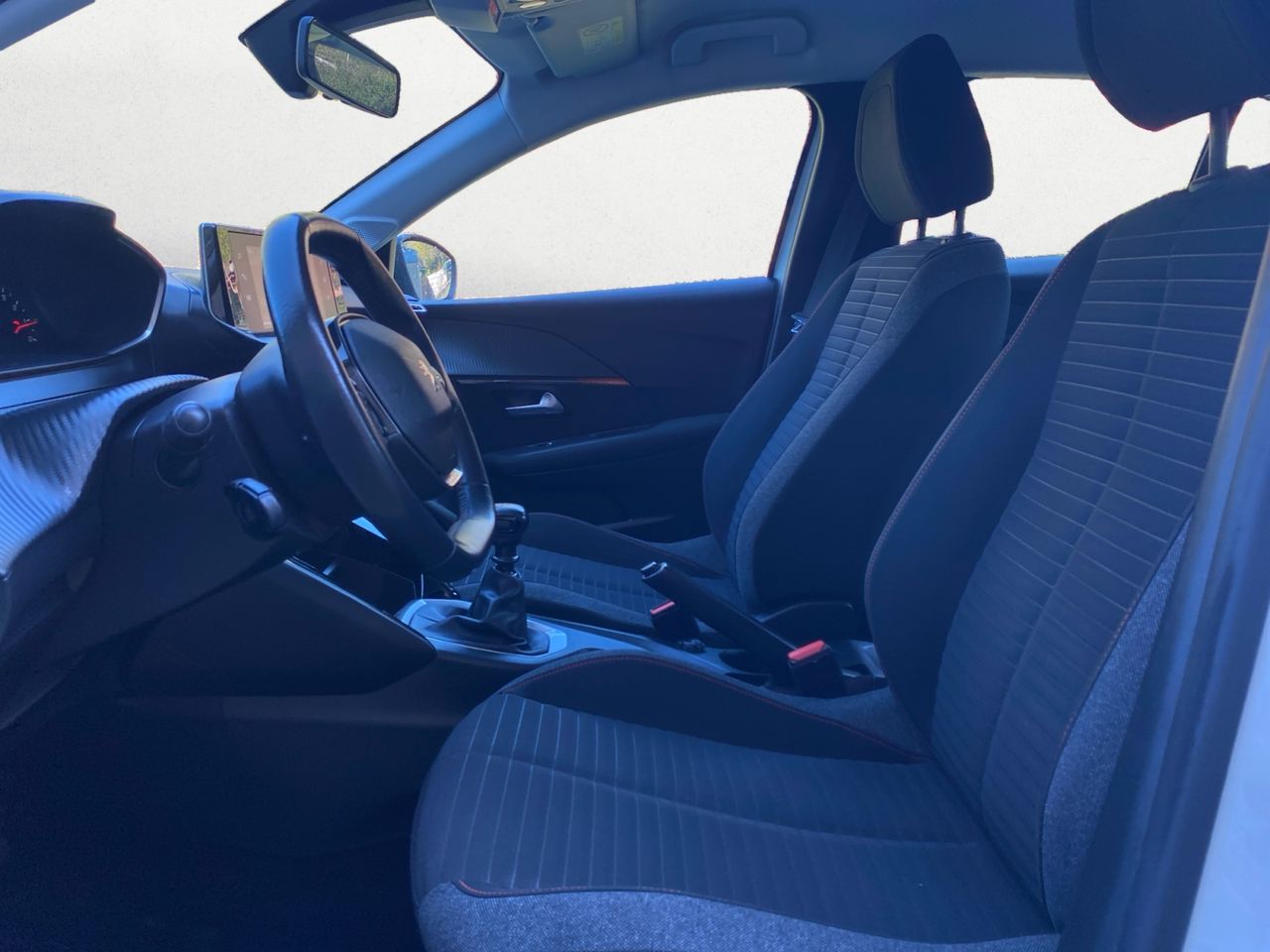 Peugeot 208 ACTIVE BLUE HDI 100 CV - Foto 2