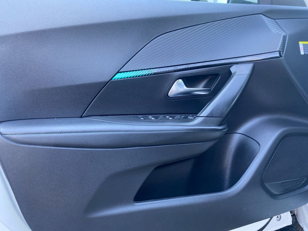 Peugeot 2008 ALLURE BLUE HDI 130 CV EAT8 - Foto 2