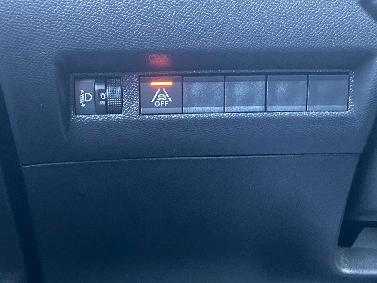 Peugeot 2008 ALLURE BLUE HDI 130 CV EAT8 - Foto 2