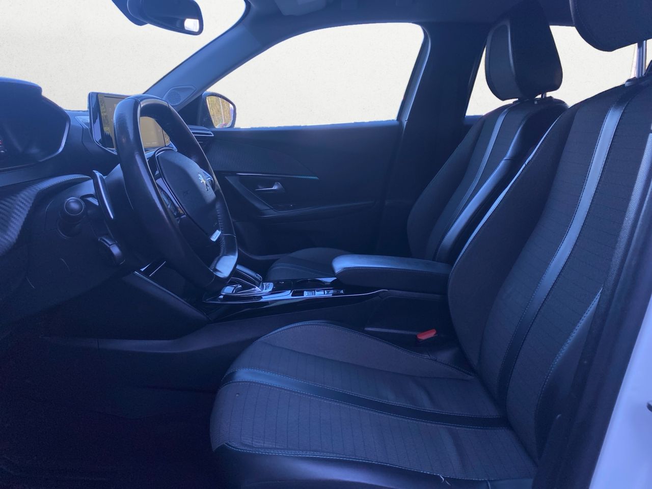 Peugeot 2008 ALLURE BLUE HDI 130 CV EAT8 - Foto 2