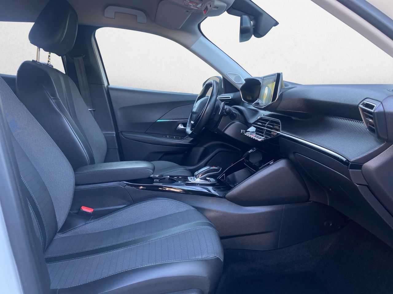 Peugeot 2008 ALLURE BLUE HDI 130 CV EAT8 - Foto 2