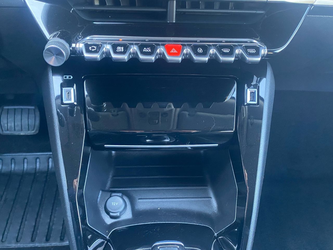 Peugeot 2008 ALLURE BLUE HDI 130 CV EAT8 - Foto 2