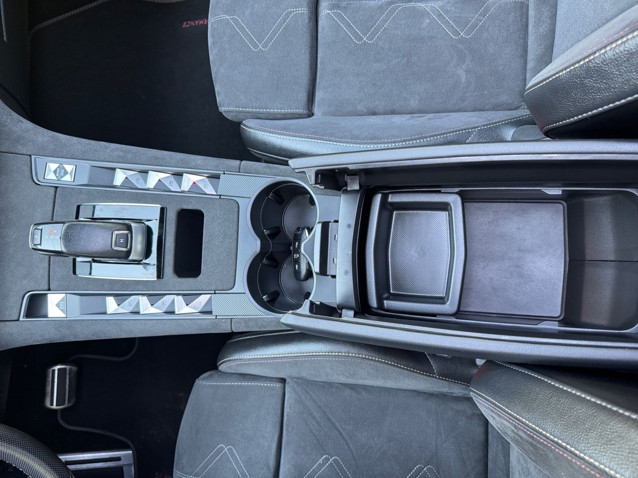 DS DS 7 Crossback BLUE HDI 130 CV AUT PERFORMANCE - Foto 2