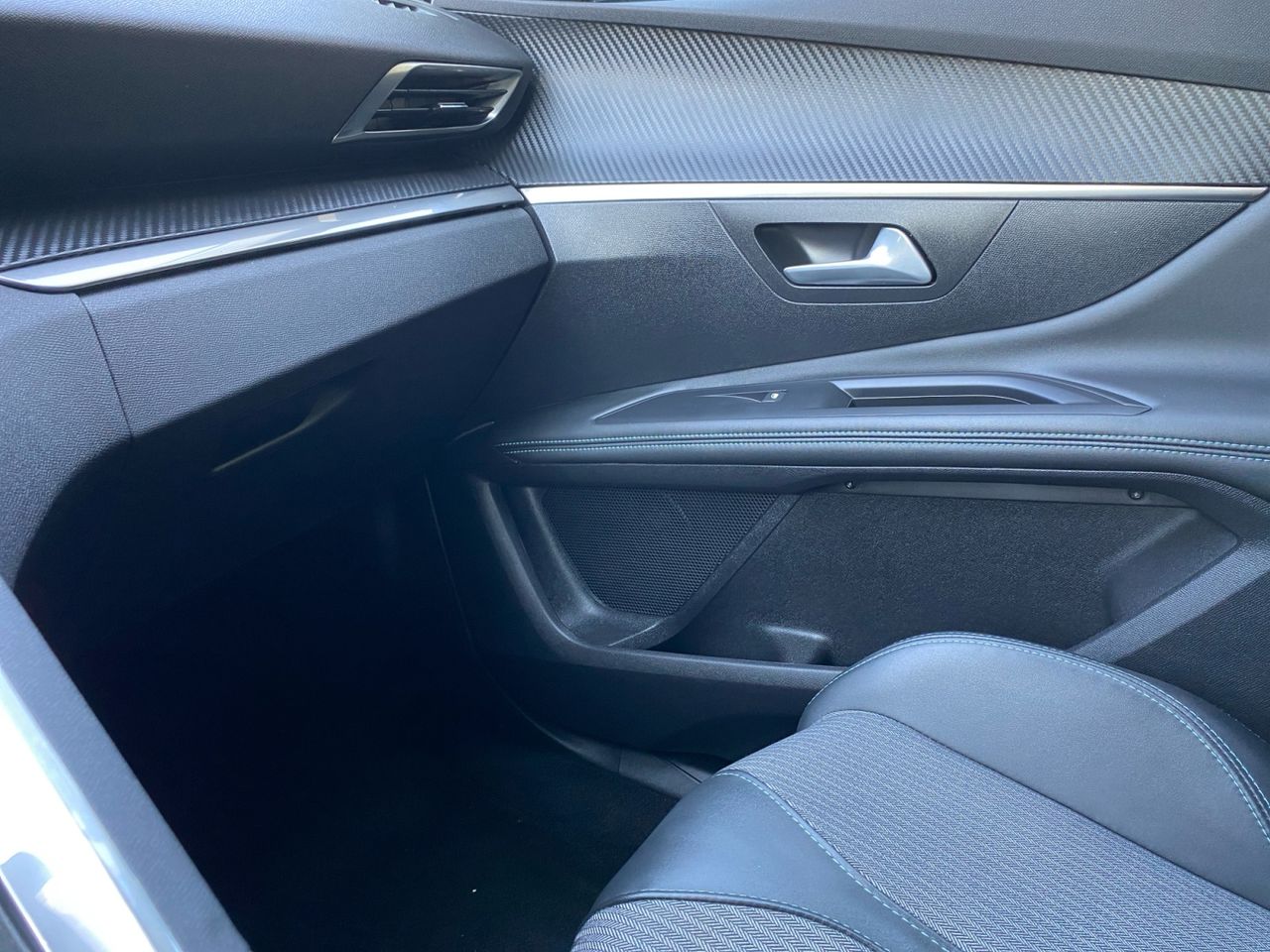 Peugeot 3008 Hybrid ALLURE HYBRID 225 e EAT8 - Foto 2