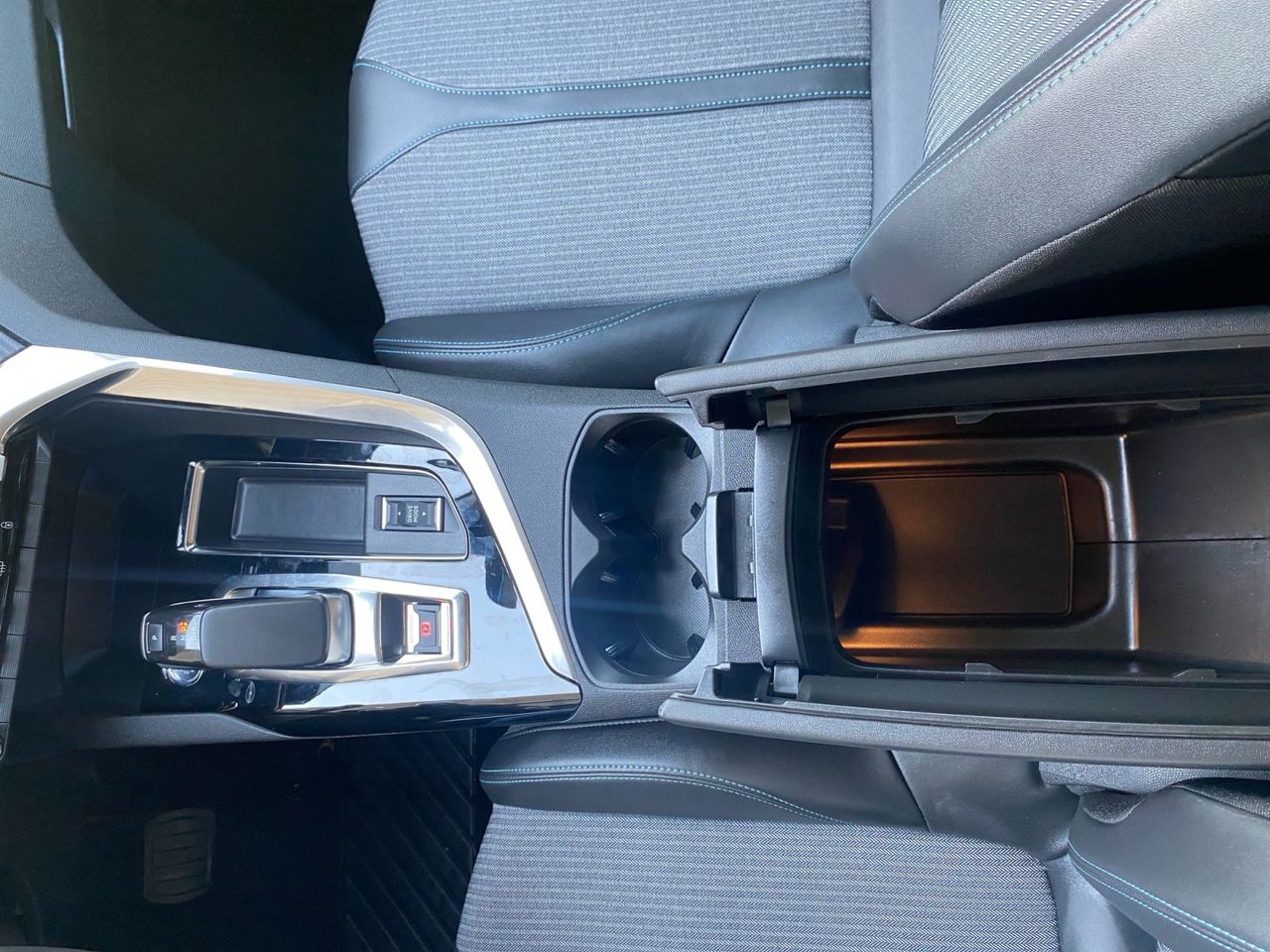 Peugeot 3008 Hybrid ALLURE HYBRID 225 e EAT8 - Foto 2