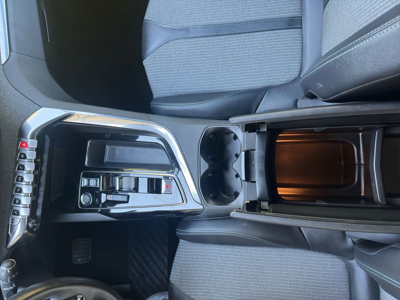 Peugeot 3008 Hybrid ALLURE PACK PLUG IN HYBRID 225 e EAT8 - Foto 2