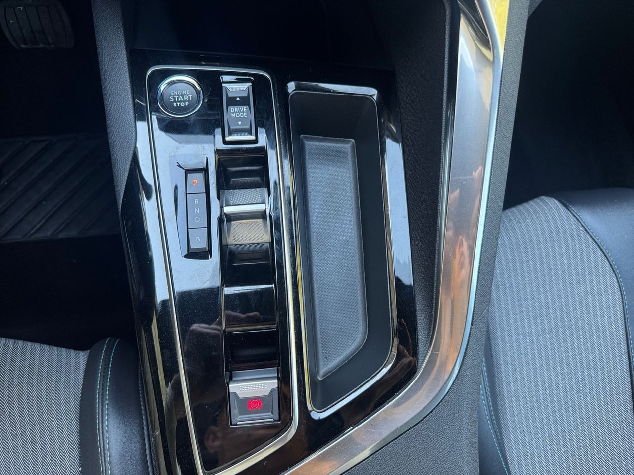 Peugeot 3008 Hybrid ALLURE PACK PLUG IN HYBRID 225 e EAT8 - Foto 2