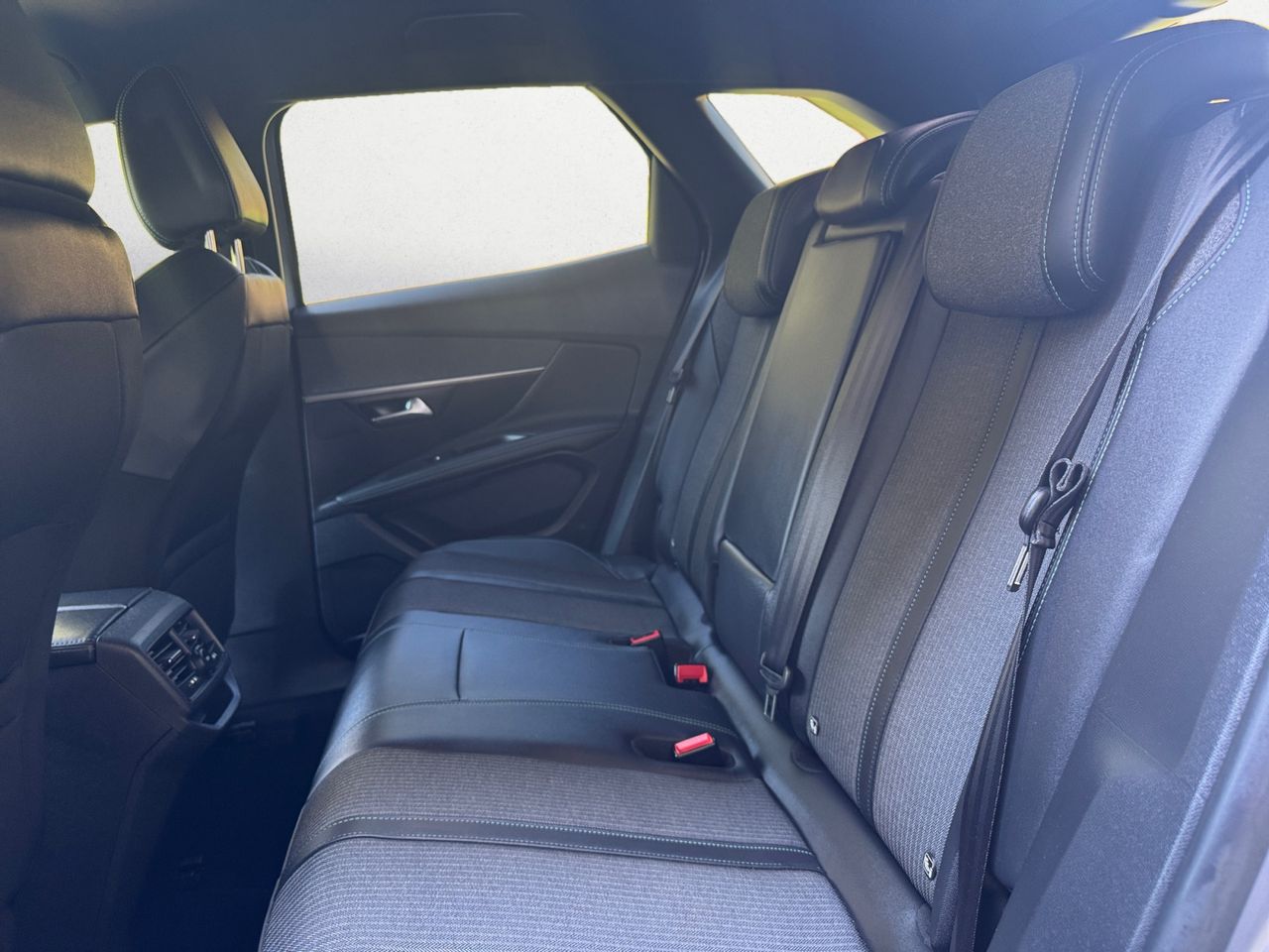 Peugeot 3008 Hybrid ALLURE PACK PLUG IN HYBRID 225 e EAT8 - Foto 2