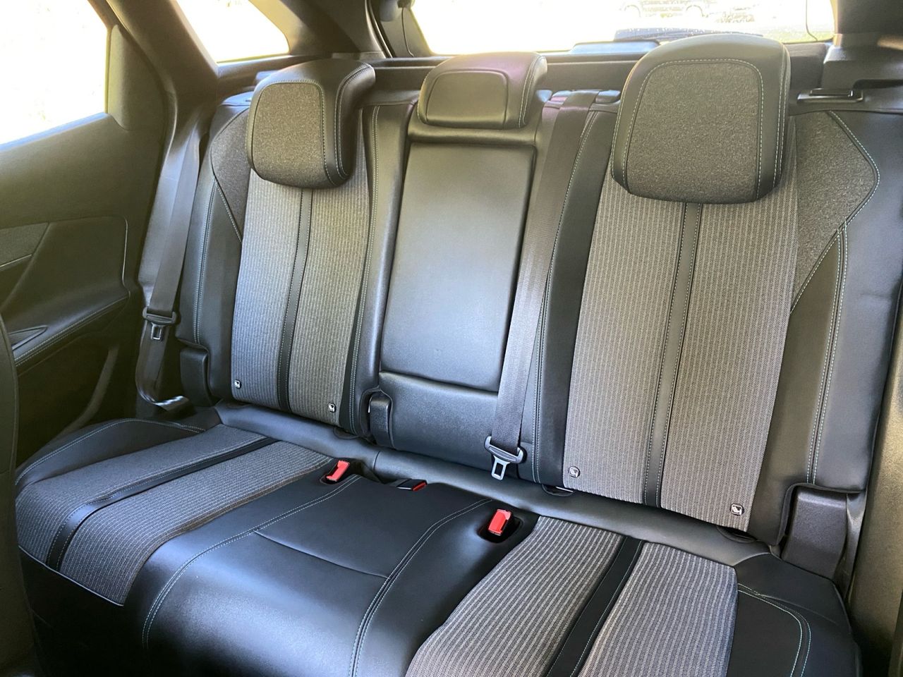 Peugeot 3008 Hybrid ALLURE PACK HYBRID 300 e EAT8 - Foto 2