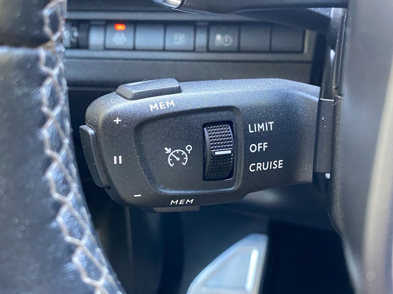 Peugeot 3008 Hybrid ALLURE PACK HYBRID 300 e EAT8 - Foto 2