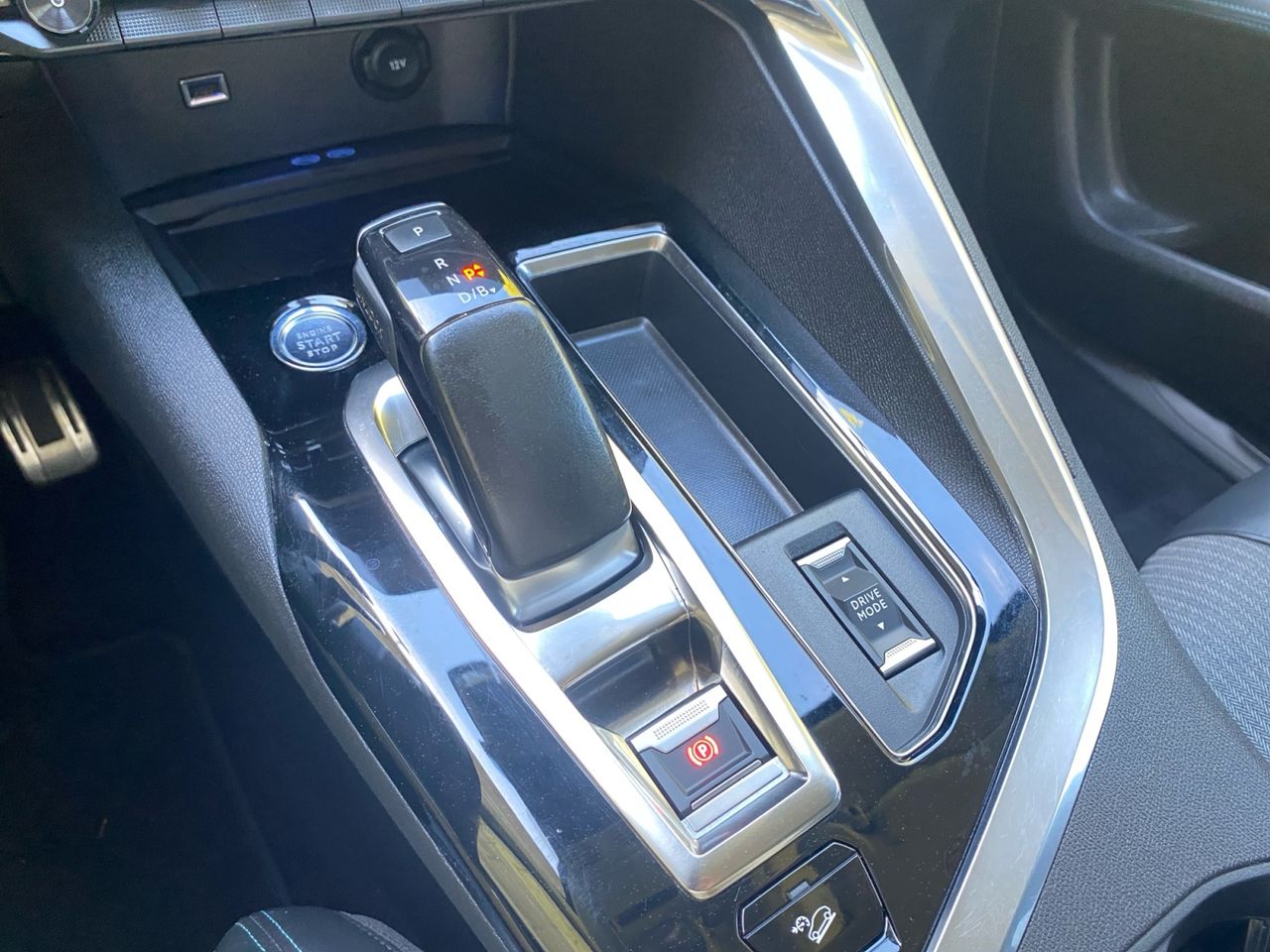 Peugeot 3008 Hybrid ALLURE PACK HYBRID 300 e EAT8 - Foto 2