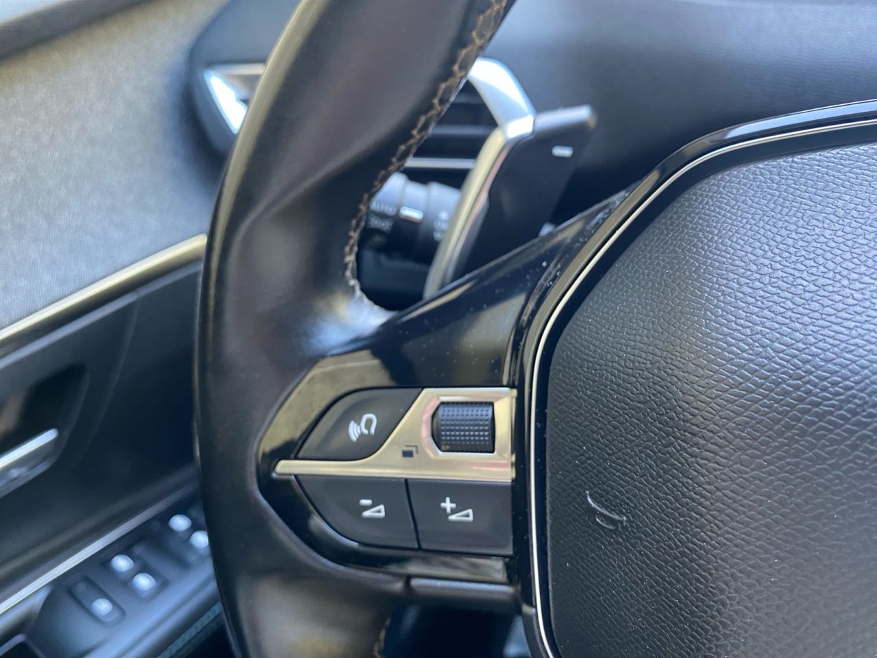 Peugeot 3008 Hybrid ALLURE PACK HYBRID 300 e EAT8 - Foto 2