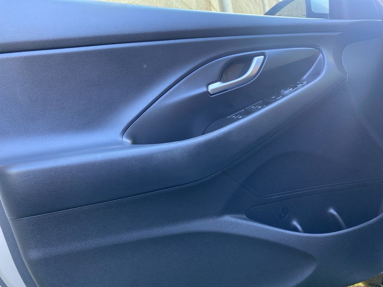 Hyundai i30 1.6 CRDI KLASS 110 CV - Foto 2