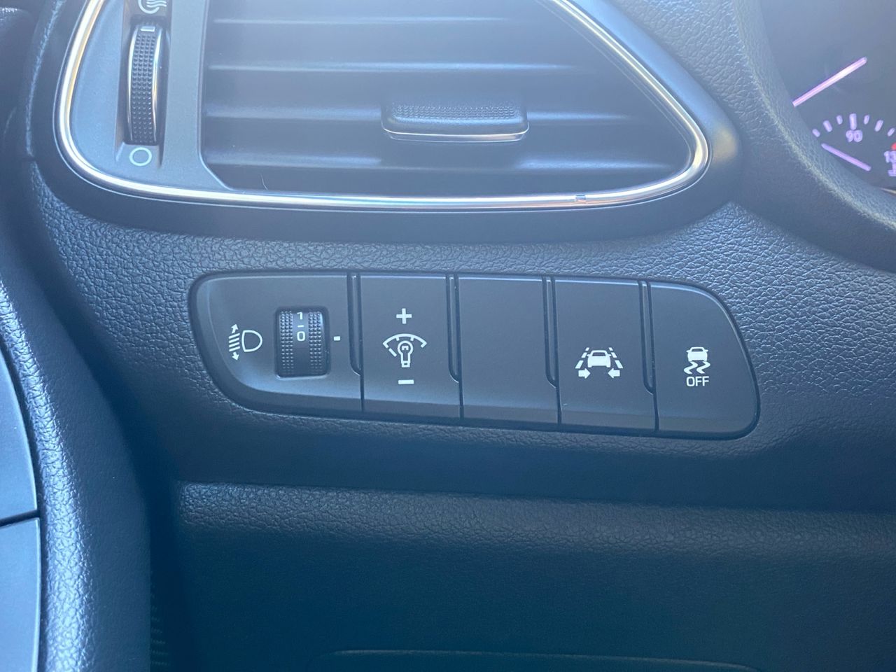 Hyundai i30 1.6 CRDI KLASS 110 CV - Foto 2