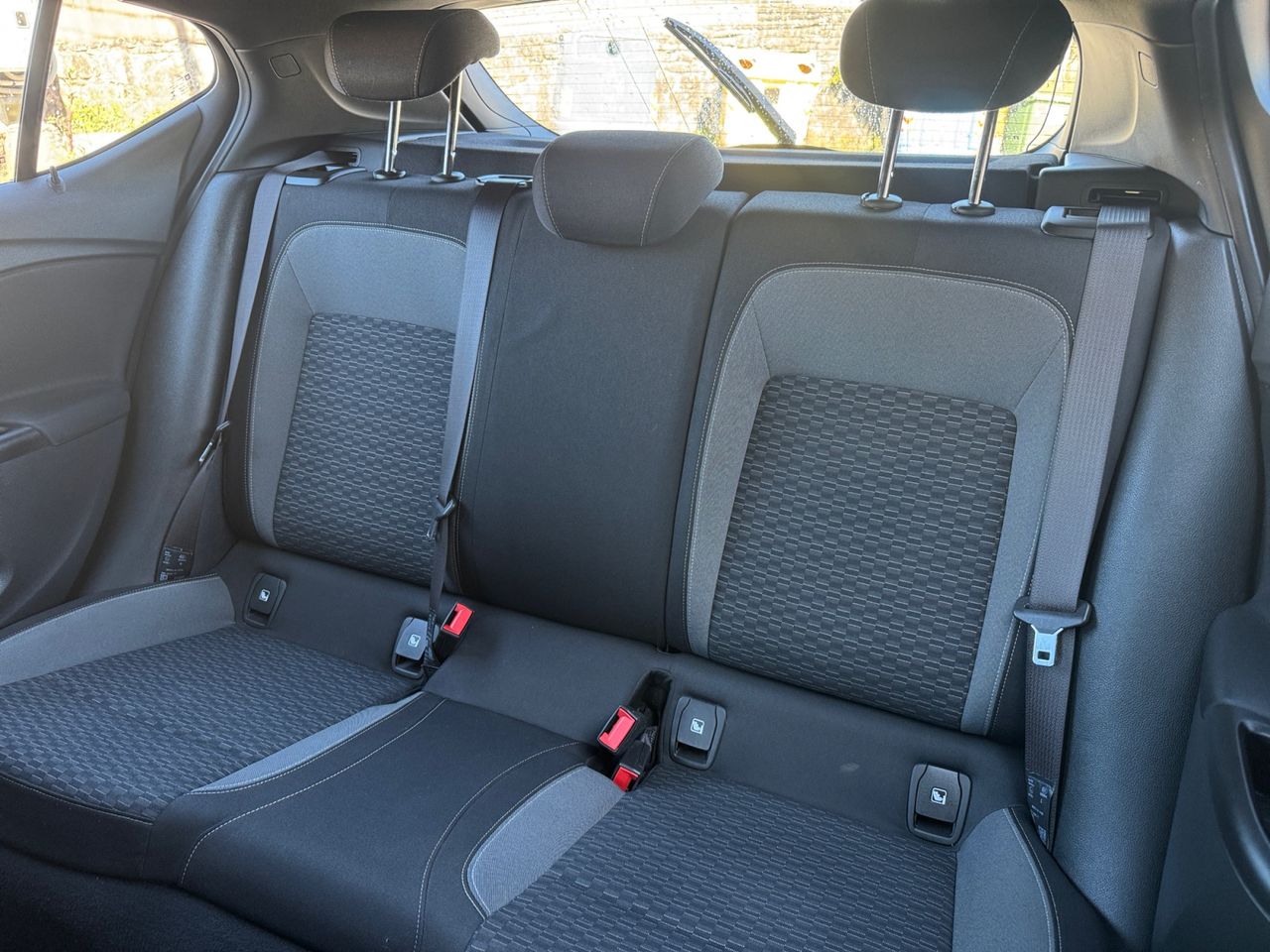 Opel Astra GS LINE 1.2 110 CV - Foto 2