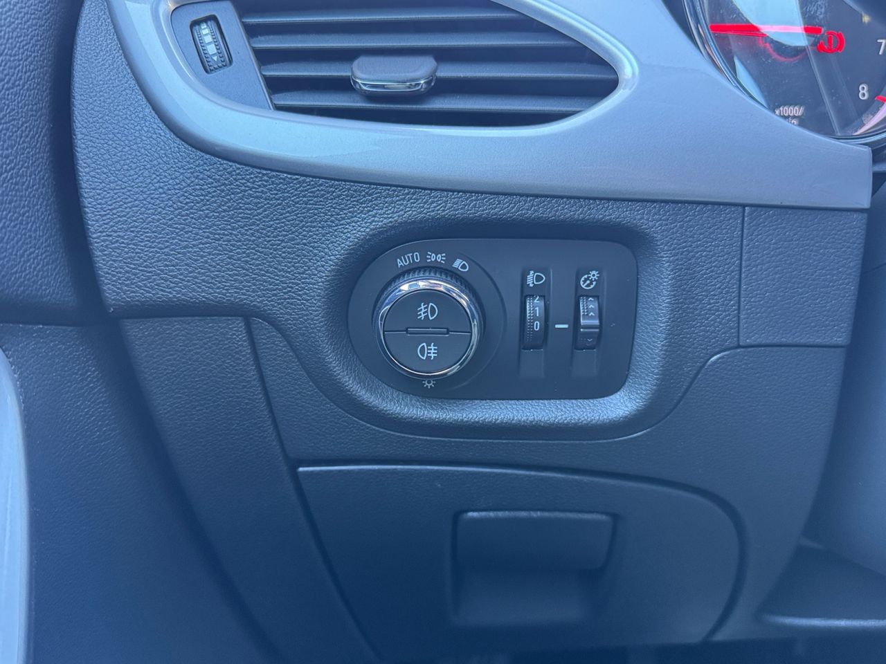 Opel Astra GS LINE 1.2 110 CV - Foto 2