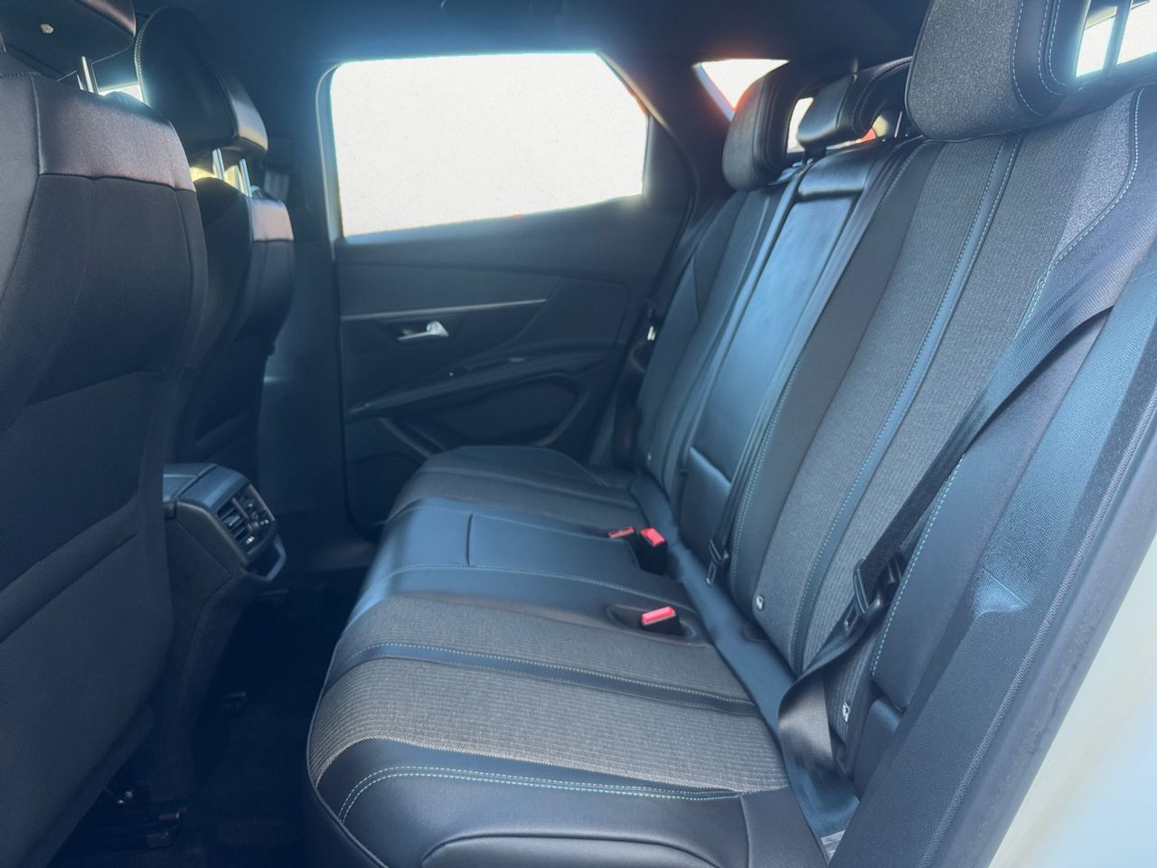 Peugeot 3008 Hybrid ALLURE PACK PLUG IN HYBRID 225 e EAT8 - Foto 2