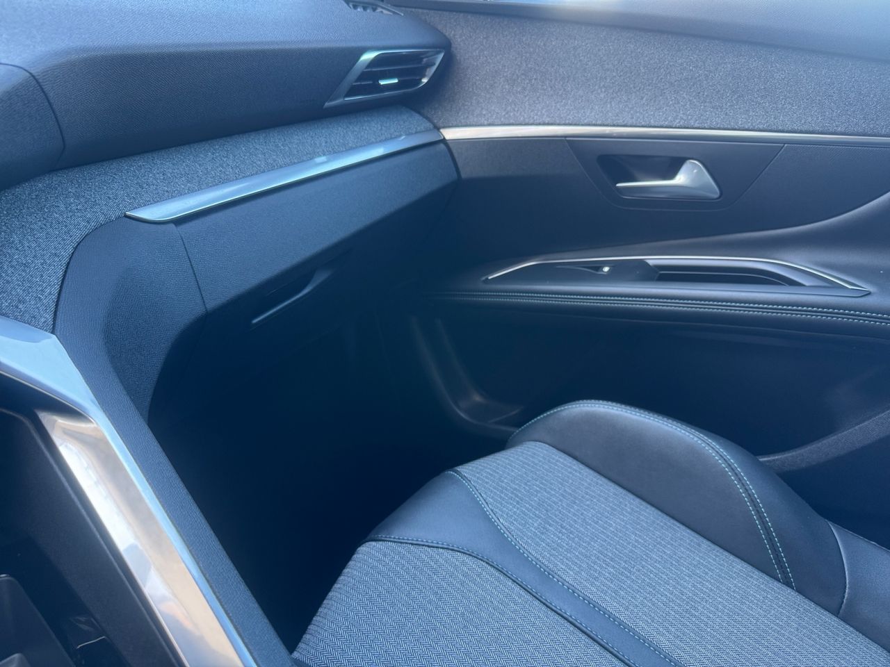 Peugeot 3008 Hybrid ALLURE PACK PLUG IN HYBRID 225 e EAT8 - Foto 2