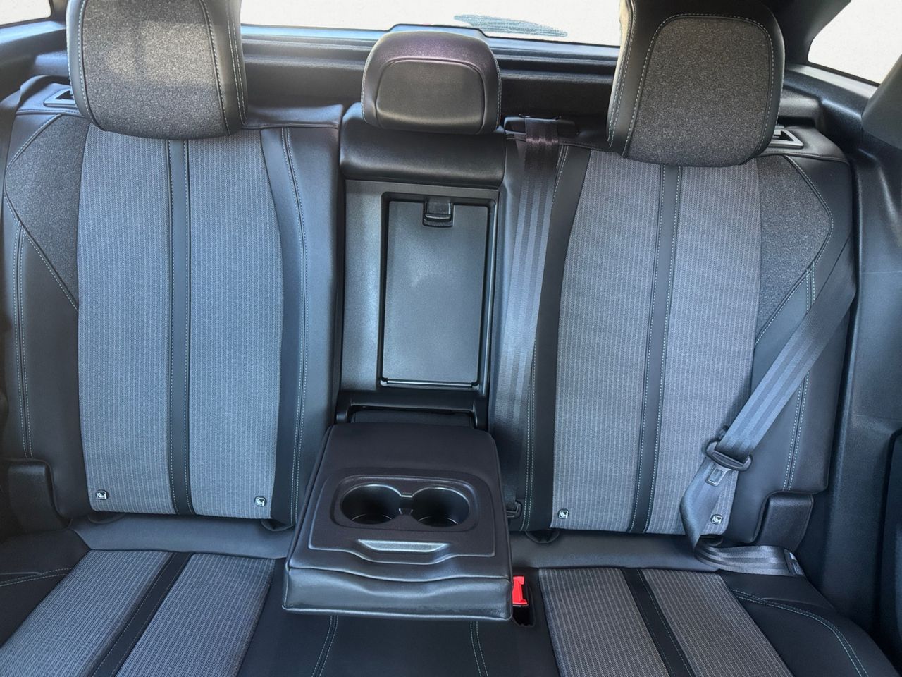 Peugeot 3008 Hybrid ALLURE PACK PLUG IN HYBRID 225 e EAT8 - Foto 2