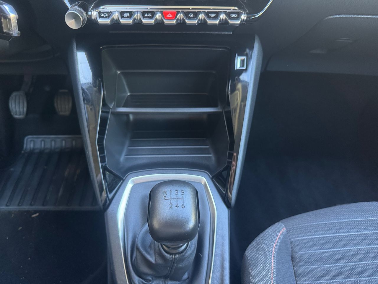 Peugeot 208 ACTIVE BLUE HDI 100 CV - Foto 2