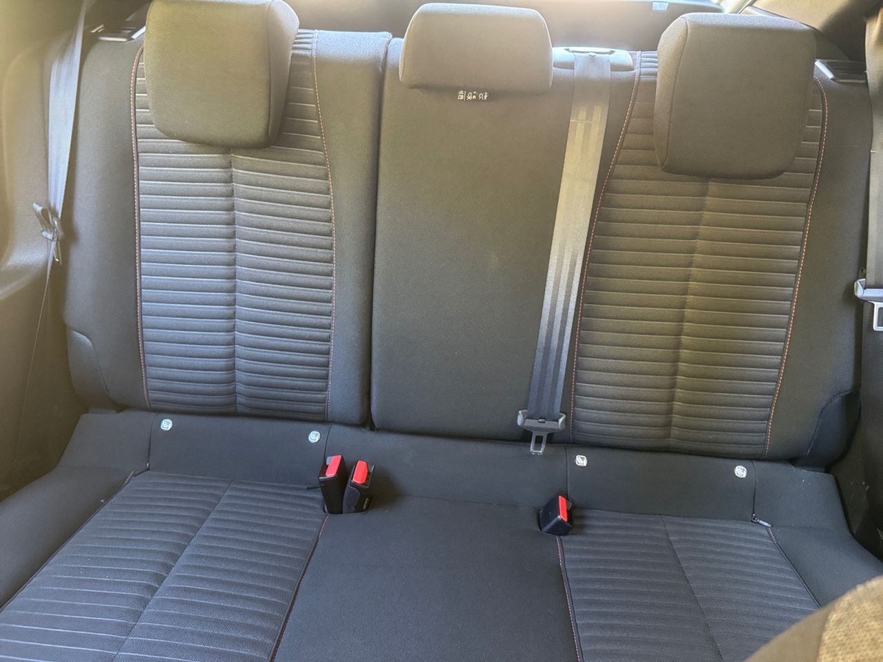 Peugeot 208 ACTIVE BLUE HDI 100 CV - Foto 2