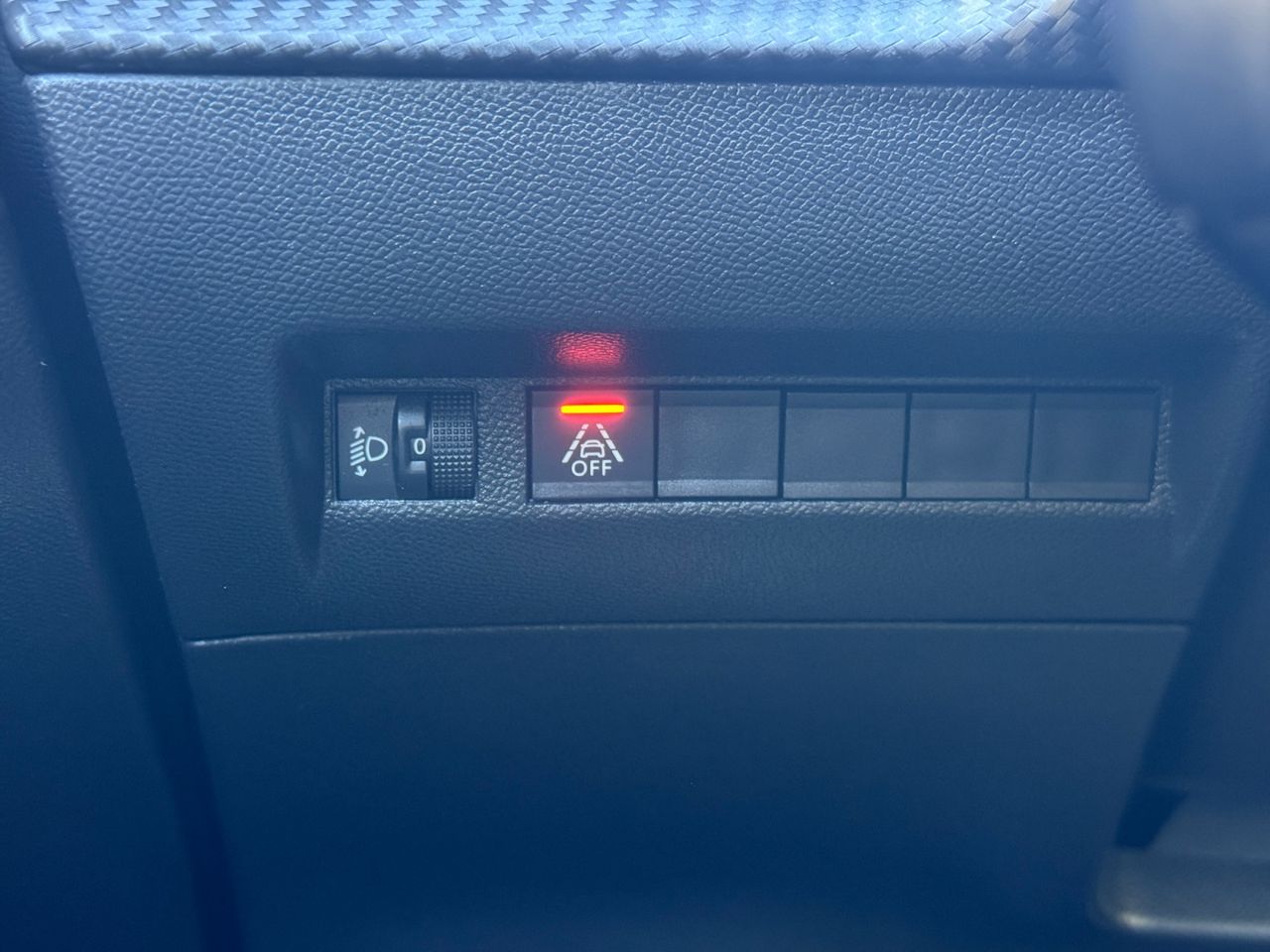 Peugeot 208 ACTIVE BLUE HDI 100 CV - Foto 2