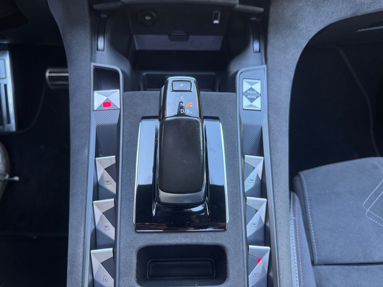 DS DS 7 Crossback E TENSE 300 4X4 PERFORMANCE LINE - Foto 2