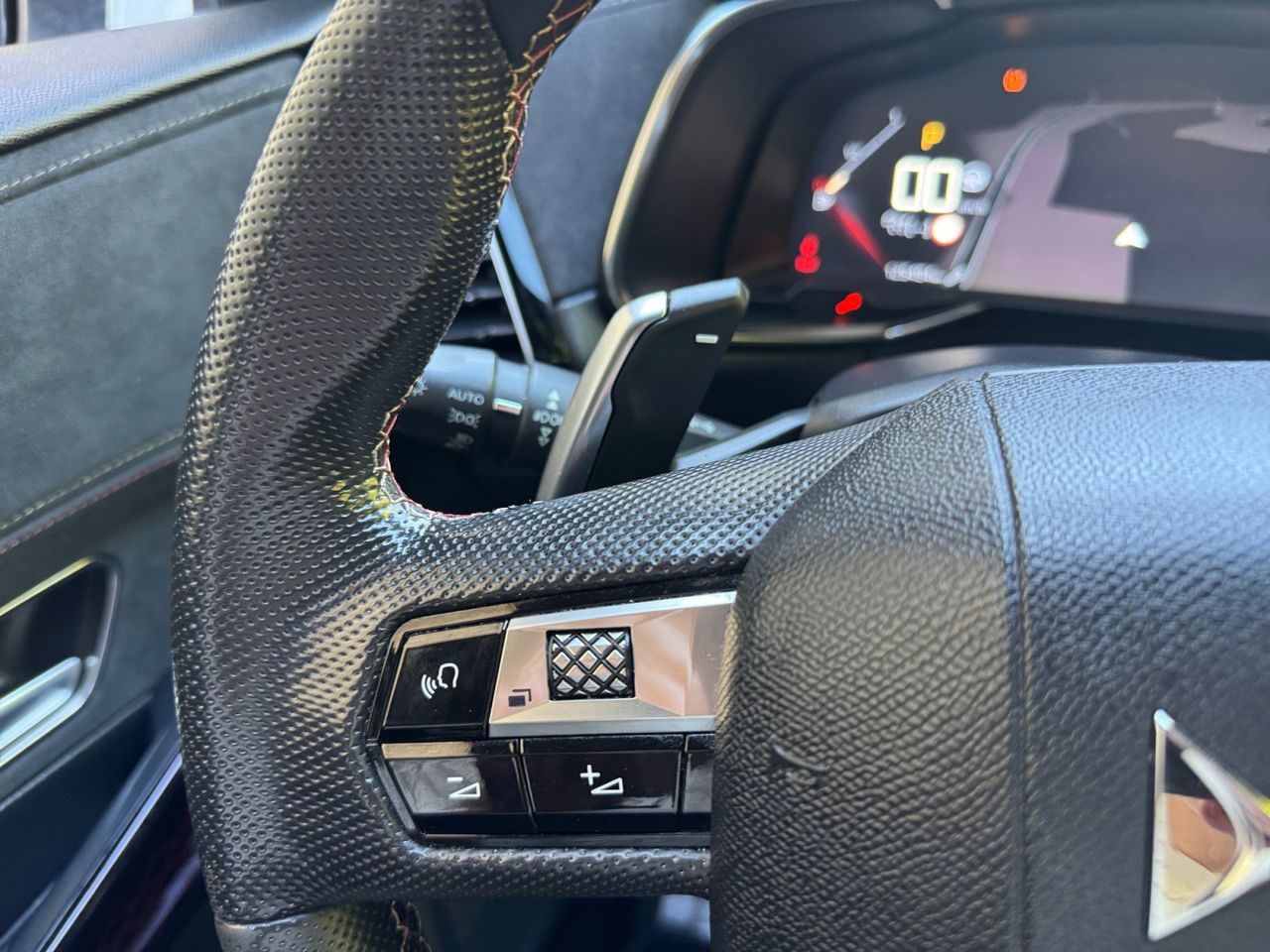 DS DS 7 Crossback BLUE HDI 180 AUT PERFORMANCE - Foto 2