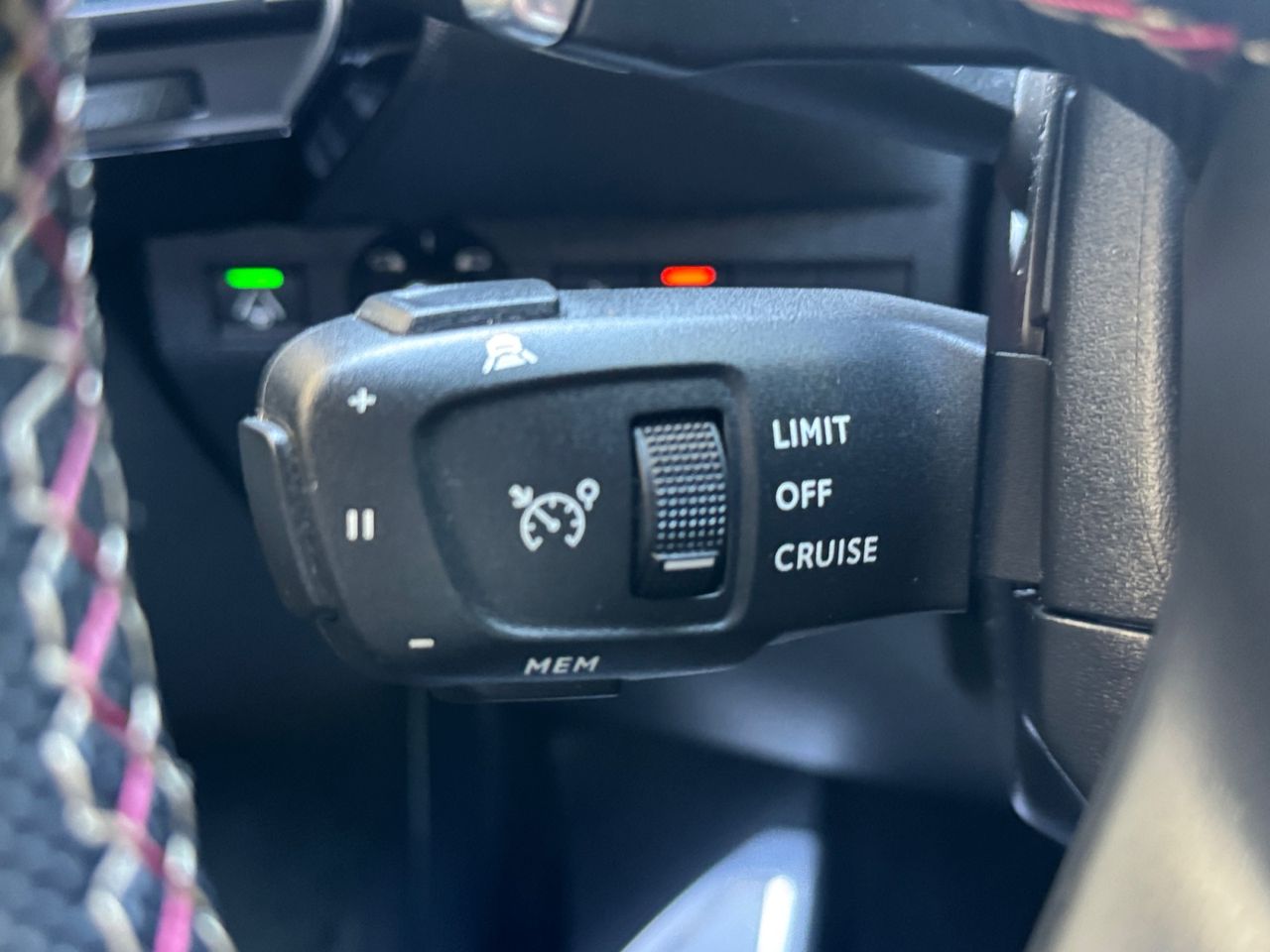 DS DS 7 Crossback BLUE HDI 180 AUT PERFORMANCE - Foto 2