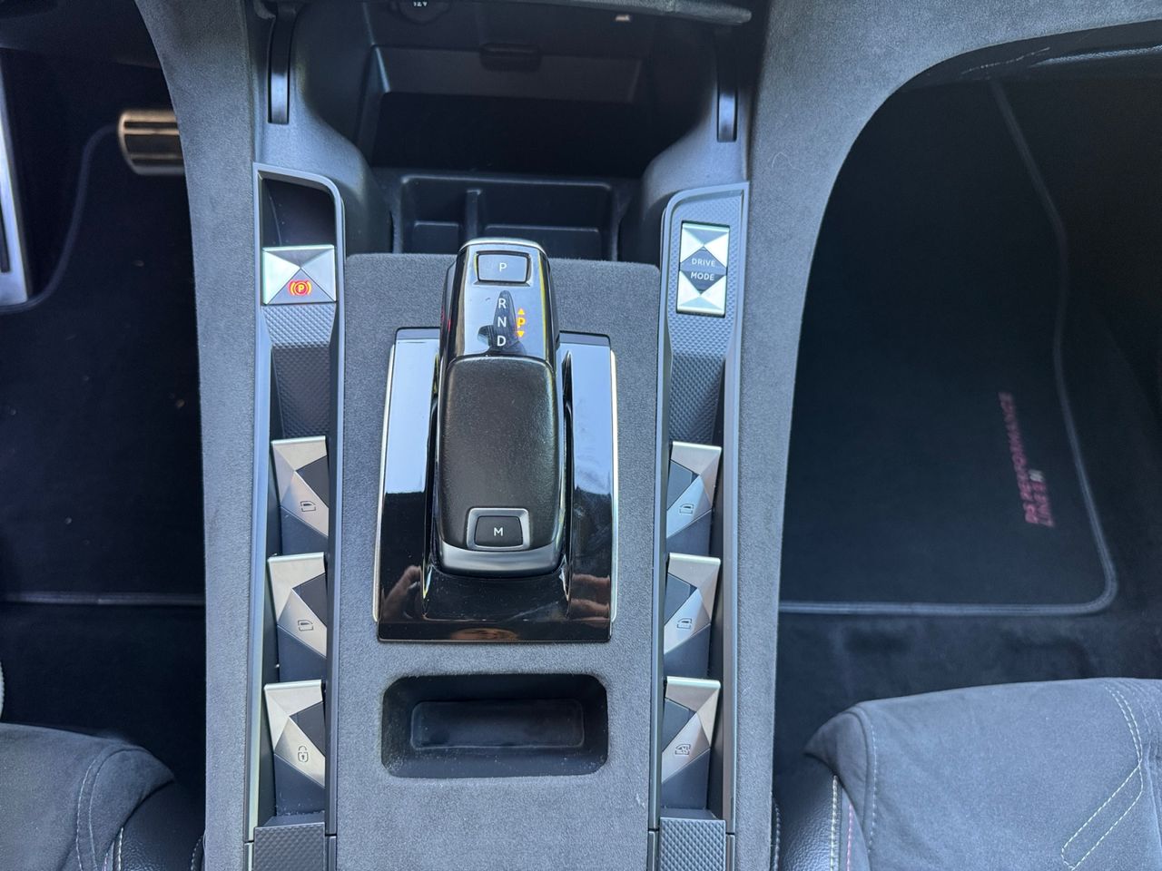 DS DS 7 Crossback BLUE HDI 180 AUT PERFORMANCE - Foto 2